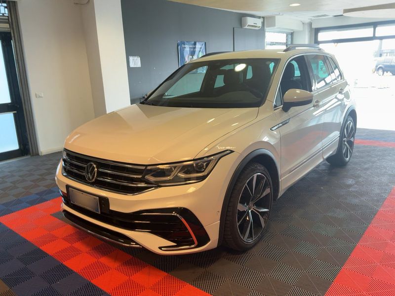 Volkswagen Tiguan 1.5 TSI ACT R-Line — zdjęcie 1