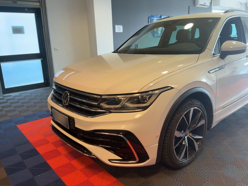 Volkswagen Tiguan 1.5 TSI ACT R-Line — zdjęcie 2