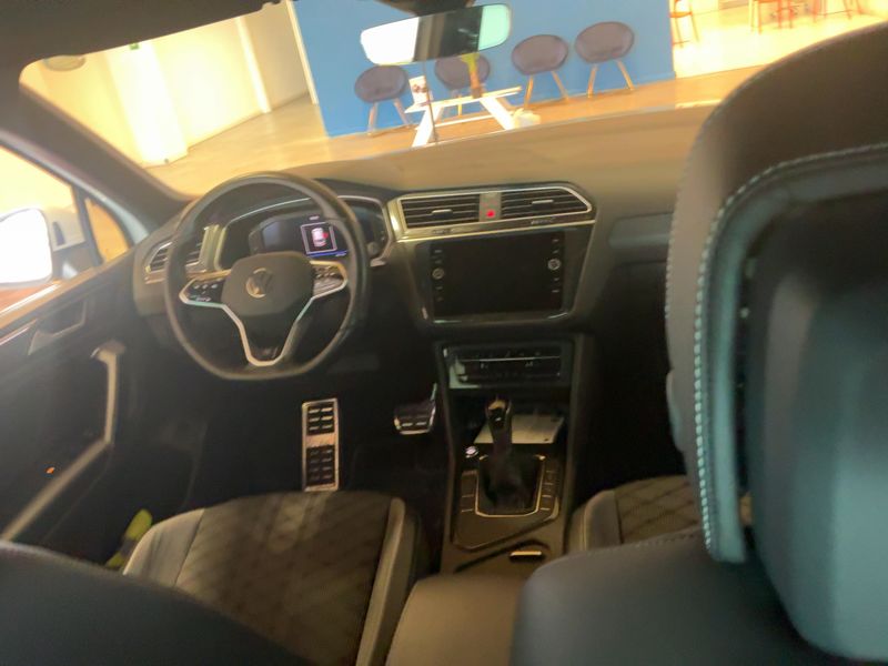 Volkswagen Tiguan 1.5 TSI ACT R-Line — zdjęcie 12