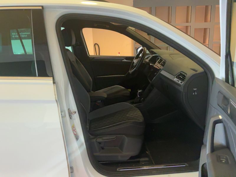 Volkswagen Tiguan 1.5 TSI ACT R-Line — zdjęcie 11