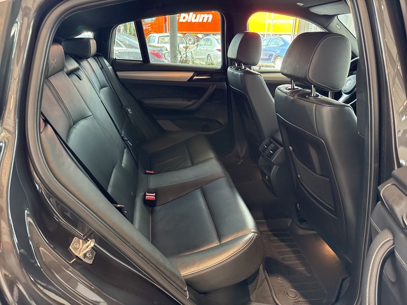 BMW X4 xDrive 20d — zdjęcie 14