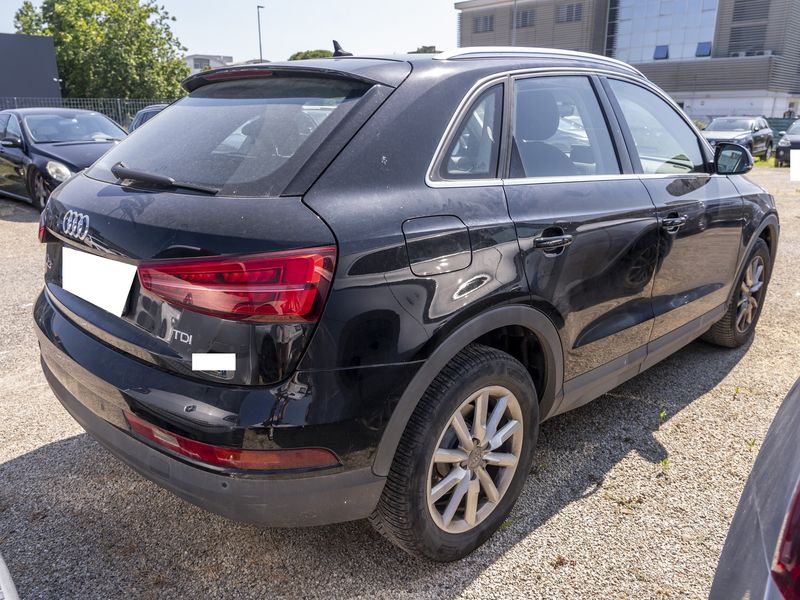 Audi Q3 2.0 TDI Business — zdjęcie 5