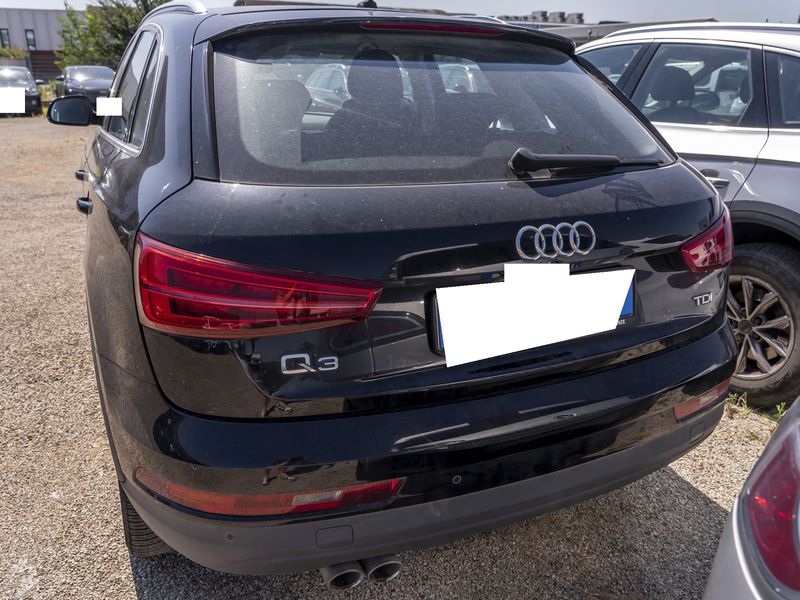 Audi Q3 2.0 TDI Business — zdjęcie 4
