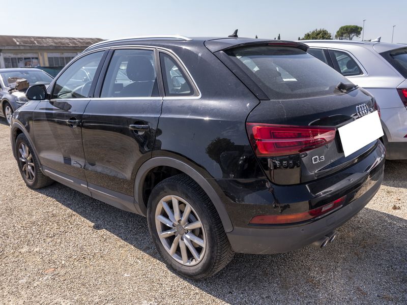 Audi Q3 2.0 TDI Business — zdjęcie 3