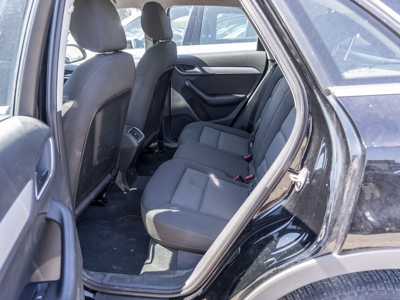 Audi Q3 2.0 TDI Business — zdjęcie 13