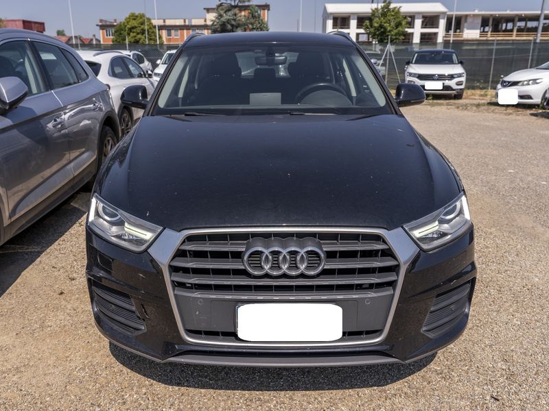 Audi Q3 2.0 TDI Business — zdjęcie 7