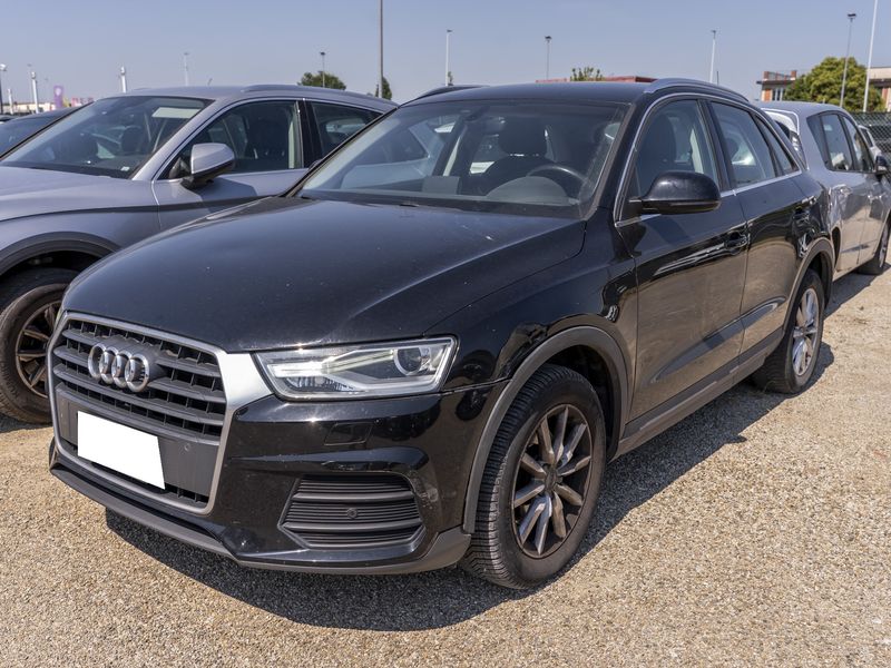 Audi Q3 2.0 TDI Business — zdjęcie 2