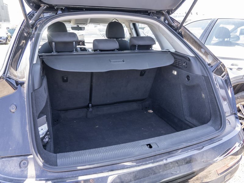 Audi Q3 2.0 TDI Business — zdjęcie 9