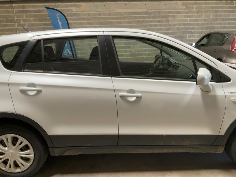 Suzuki SX4 S-Cross 1.0 BoosterJet Avantage — zdjęcie 7