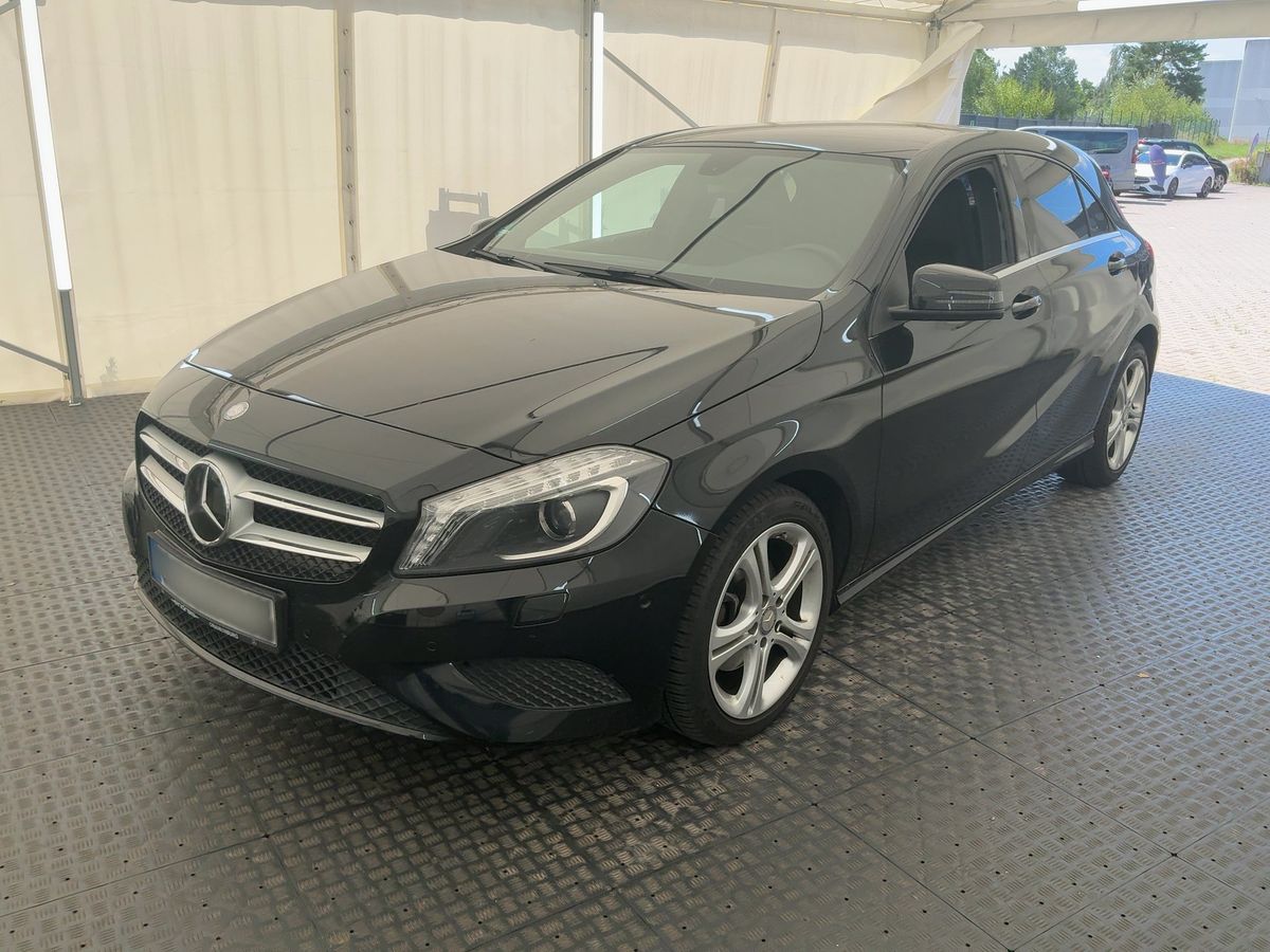 Mercedes-Benz A-Klasse 2015 — photo 1