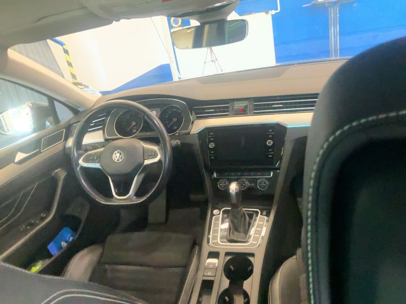 Volkswagen Passat 2.0 TDI Elegance 2019 – снимка 18