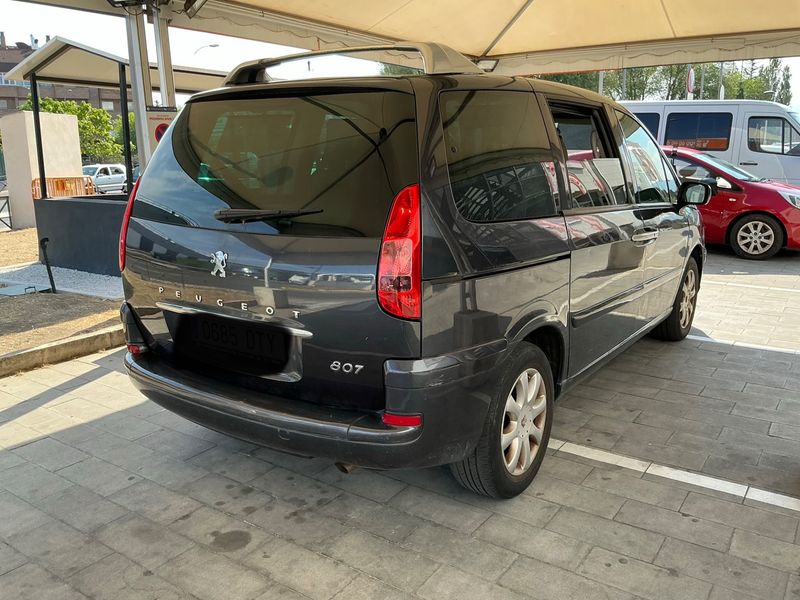 Peugeot 807 2.0 ST Pack — zdjęcie 2