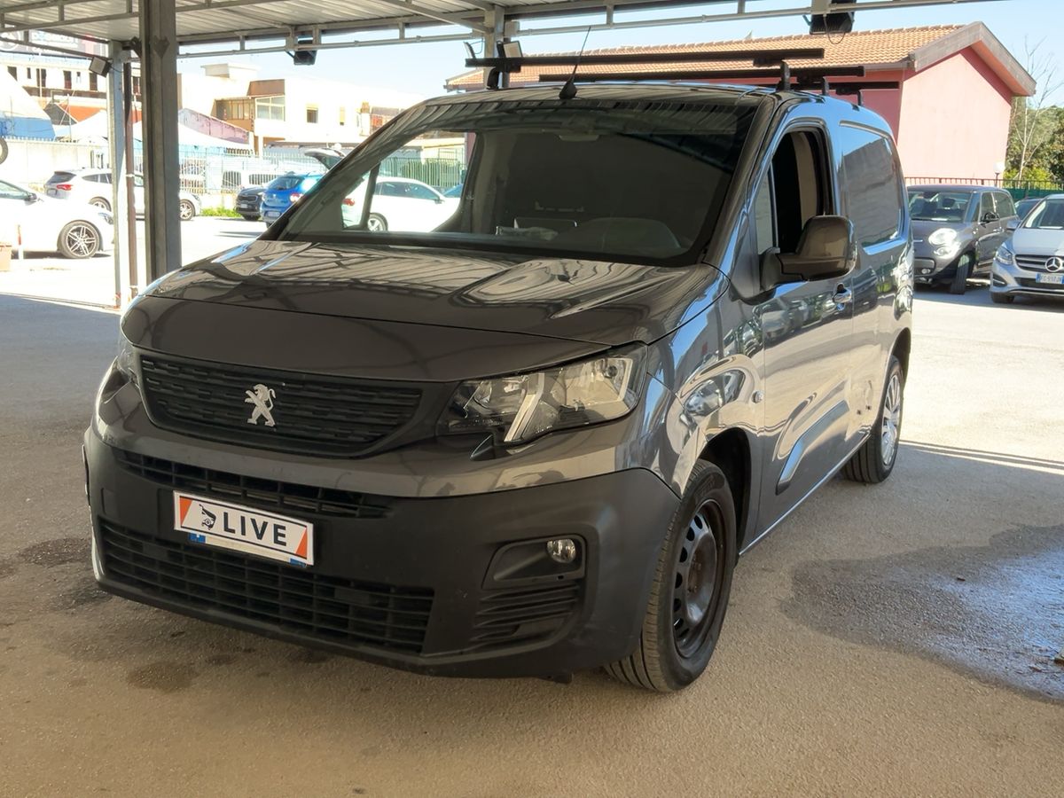 Peugeot Partner 2020 — photo 1