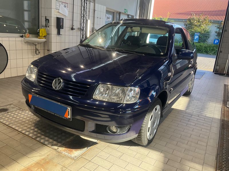 Volkswagen Polo 1.0 Edition 2001 – снимка 1