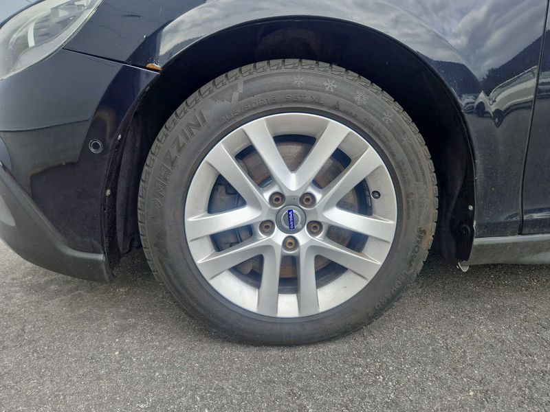 Volvo V40 Cross Country 2.0 D4 Summum — zdjęcie 17
