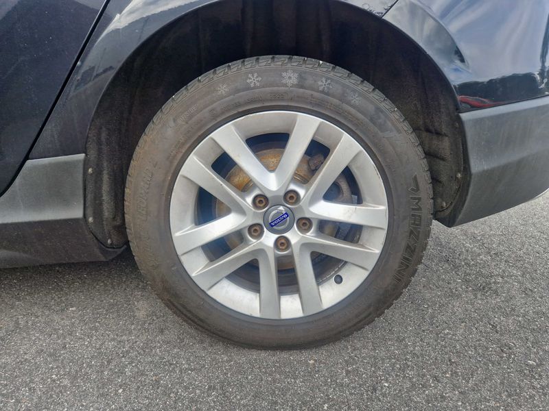 Volvo V40 Cross Country 2.0 D4 Summum — zdjęcie 18