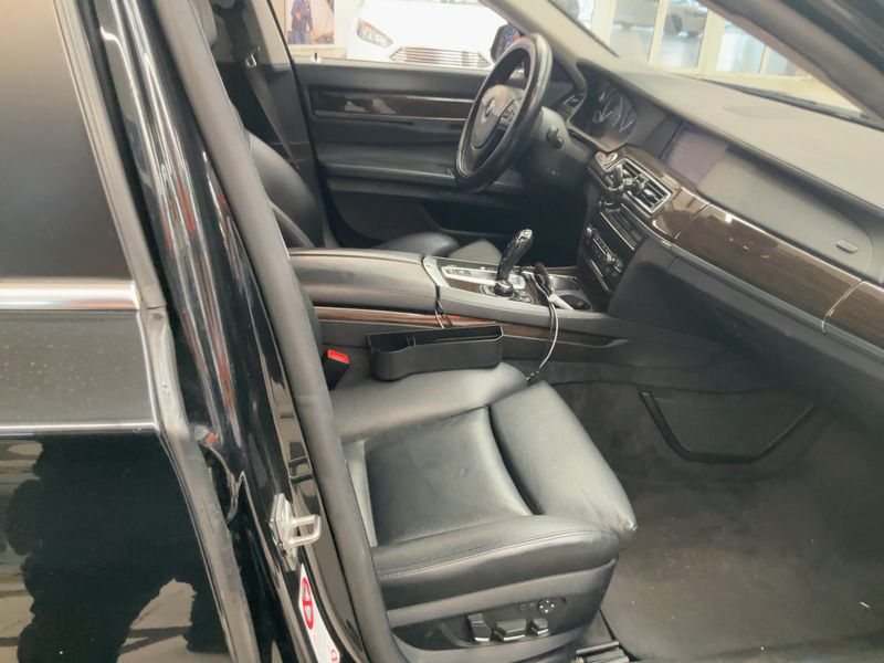 BMW 7er 730d — zdjęcie 11