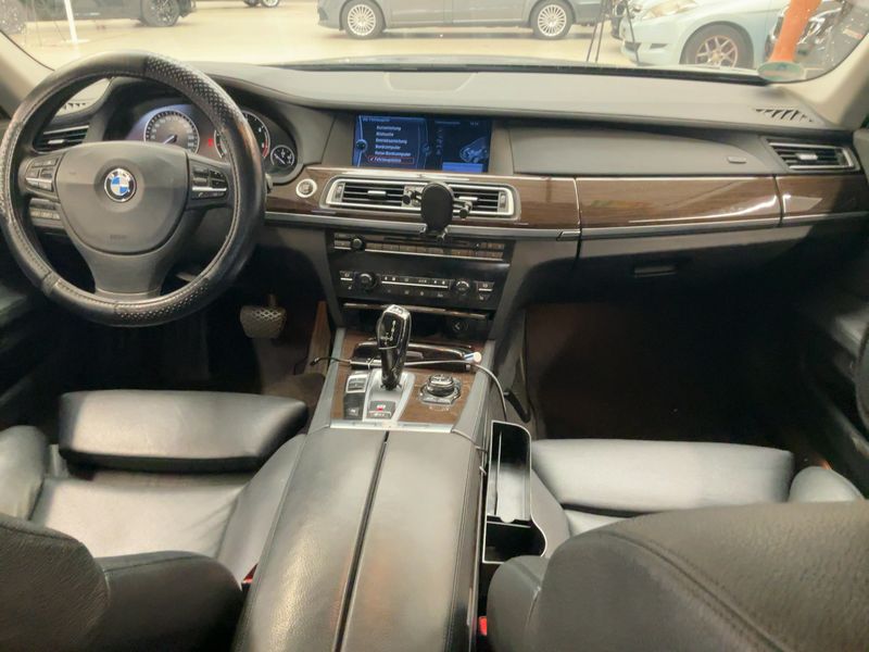 BMW 7er 730d — zdjęcie 12