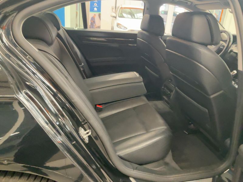 BMW 7er 730d — zdjęcie 14