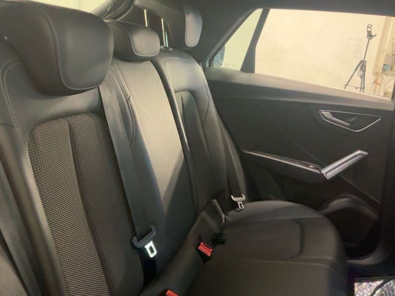 Audi Q2 35 TFSI S line Plus — zdjęcie 14