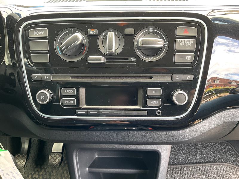 Volkswagen up! 1.0 High up! BlueMotion Tech 2013 – снимка 24