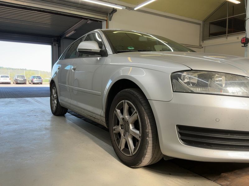 Audi A3 Sportback 2.0 TFSI Ambiente — zdjęcie 8