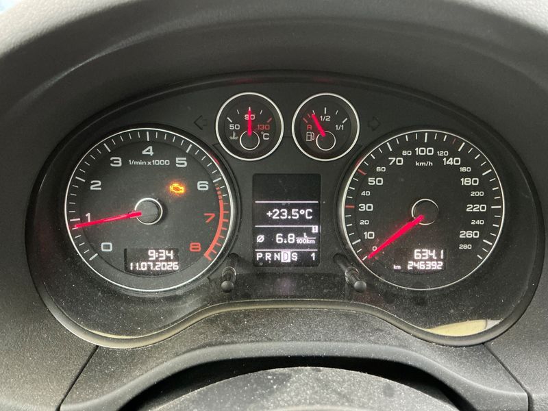 Audi A3 Sportback 2.0 TFSI Ambiente — zdjęcie 13