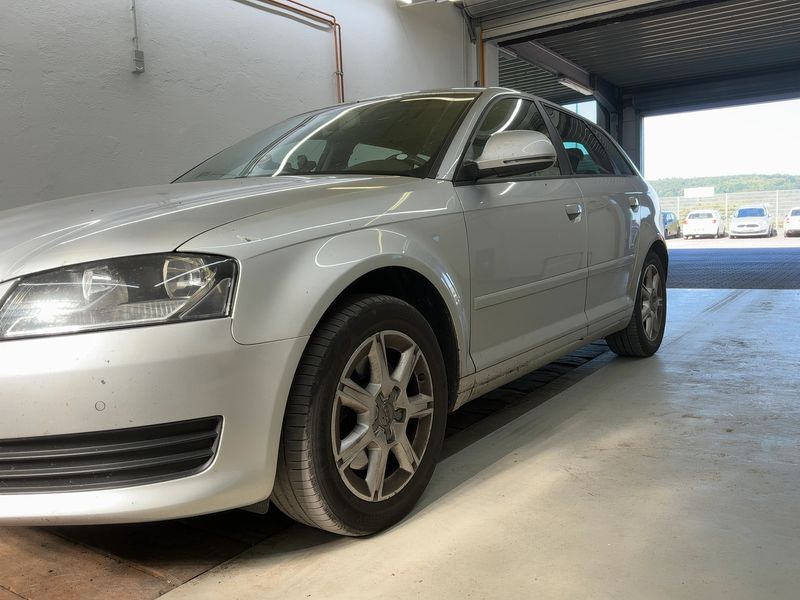 Audi A3 Sportback 2.0 TFSI Ambiente — zdjęcie 2