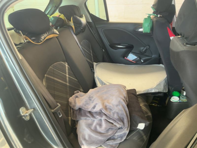 Opel Corsa 1.4 Color Edition 2018 – снимка 19