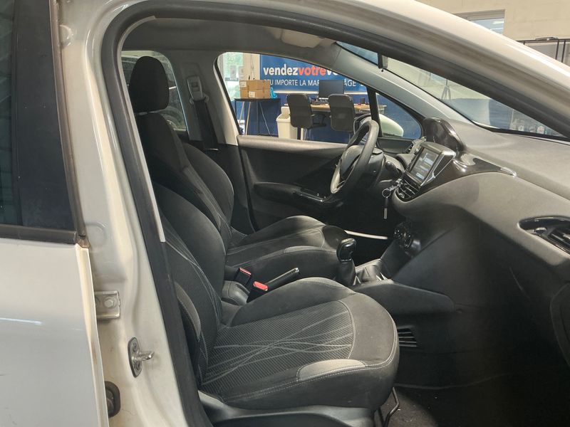 Peugeot 208 1.4 HDi Active 2014 – снимка 3