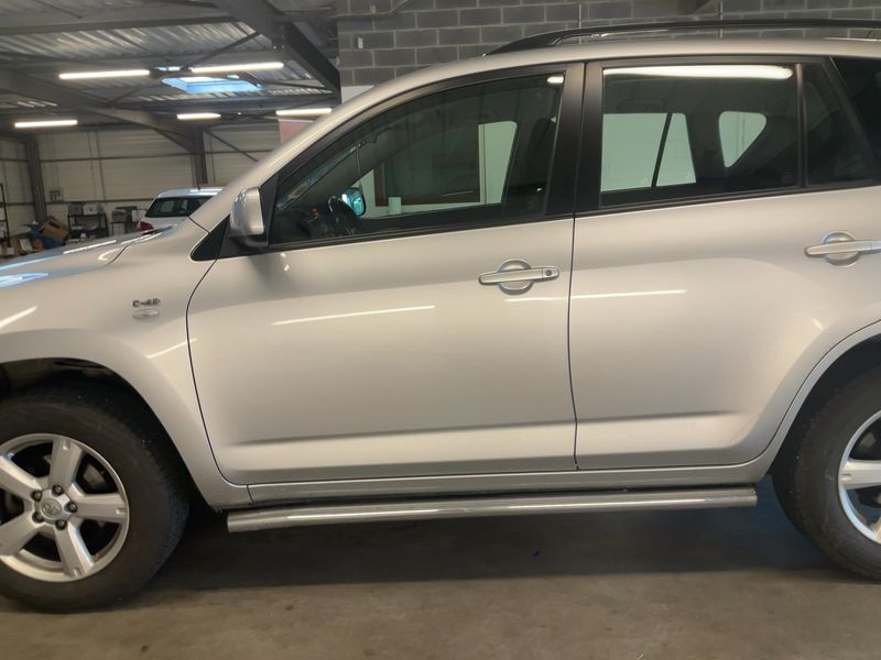 Toyota RAV 4 2.2 Turbodiesel Life — zdjęcie 4