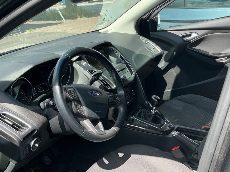 Ford Focus 1.5 TDCi Titanium — zdjęcie 3