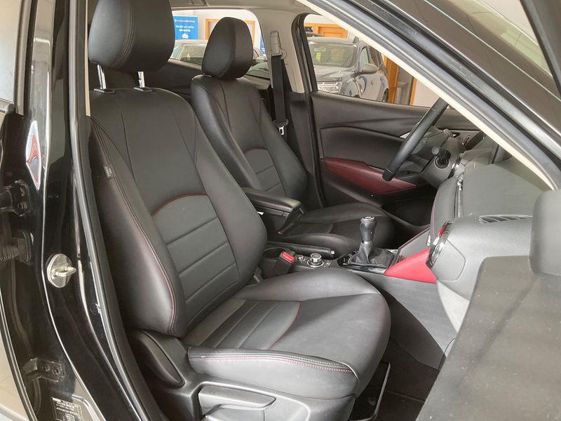 Mazda CX-3 2.0 Luxury — zdjęcie 11