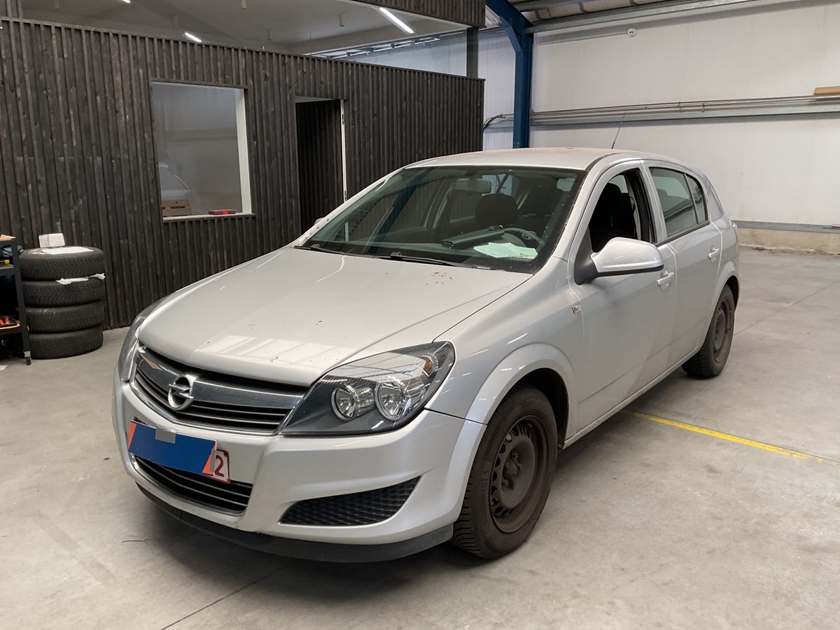 Opel Astra 2012