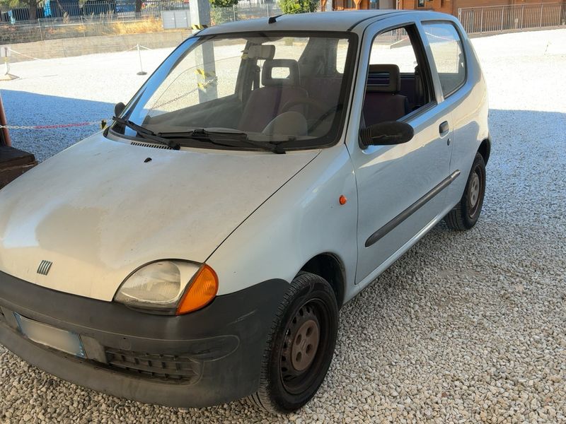 Fiat Seicento 0.9 Young — zdjęcie 2