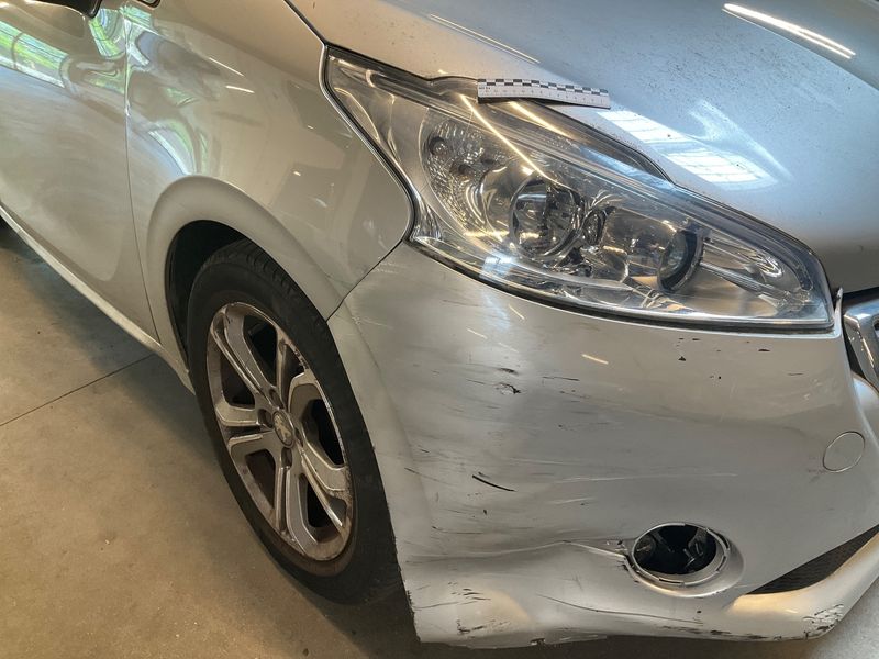Peugeot 208 1.6 Allure 2013 – снимка 35