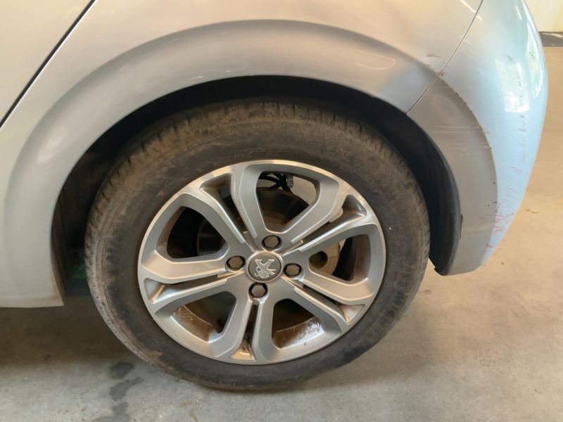 Peugeot 208 1.6 Allure 2013 – снимка 5