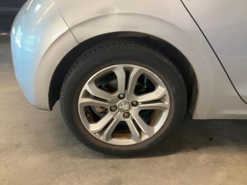 Peugeot 208 1.6 Allure 2013 – снимка 9