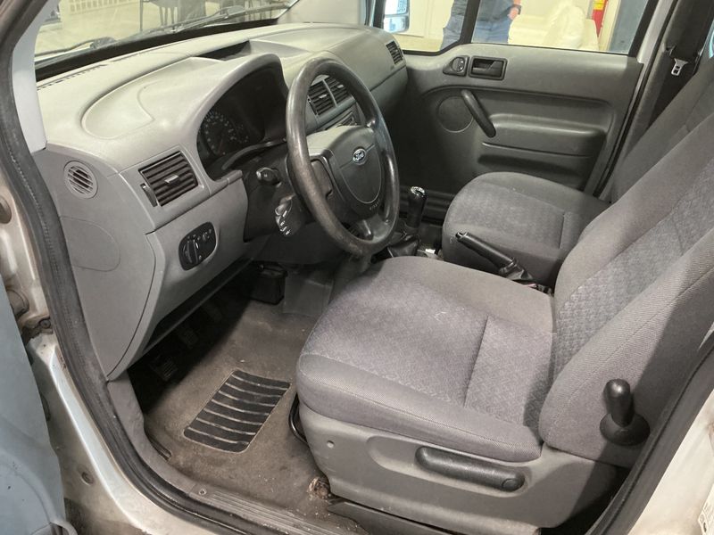 Ford Tourneo Connect 1.8 Kombi kurz — zdjęcie 3