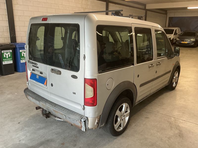 Ford Tourneo Connect 1.8 Kombi kurz — zdjęcie 2