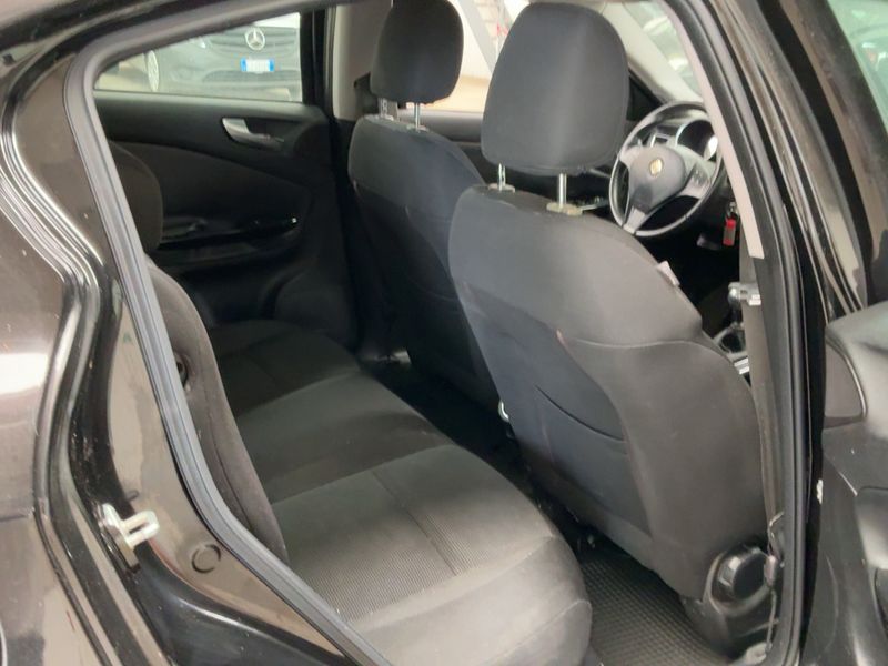 Alfa Romeo Giulietta 1.6 JTDM Distinctive — zdjęcie 14