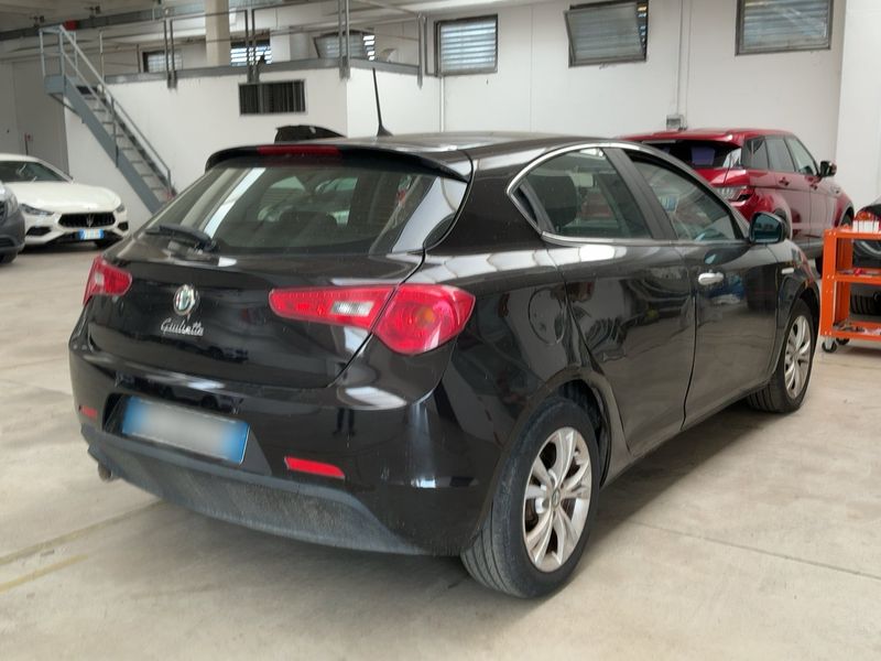 Alfa Romeo Giulietta 1.6 JTDM Distinctive — zdjęcie 6