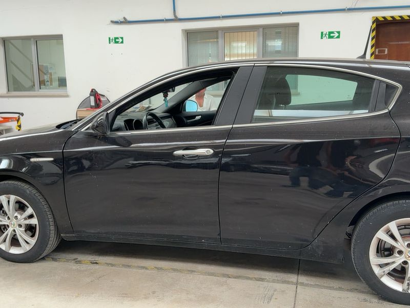 Alfa Romeo Giulietta 1.6 JTDM Distinctive — zdjęcie 4