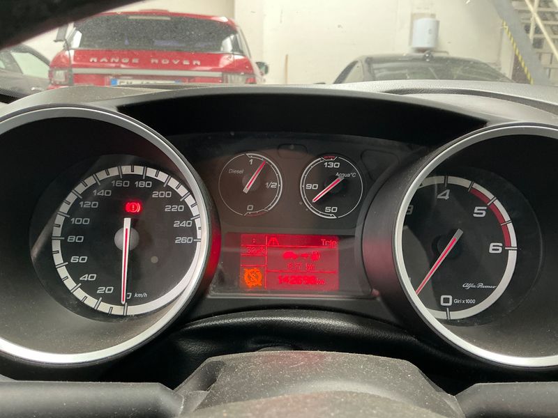 Alfa Romeo Giulietta 1.6 JTDM Distinctive — zdjęcie 13