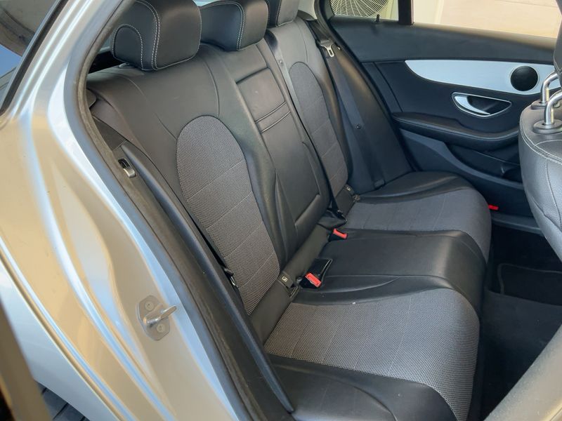Mercedes-Benz C-Klasse C 220 d T BlueTEC AMG Line — zdjęcie 14