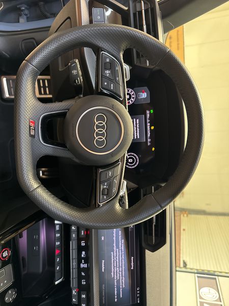 Audi RS 3 Sportback 2.5 TFSI quattro — zdjęcie 17
