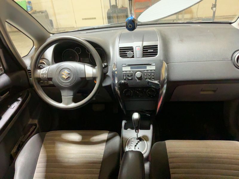 Suzuki SX4 1.6 Comfort — zdjęcie 12