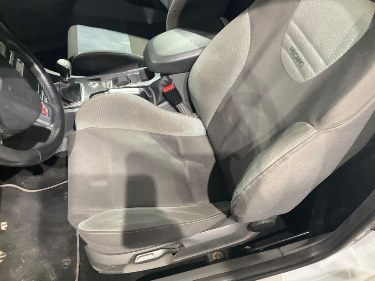 Ford Focus 2009 — photo 33