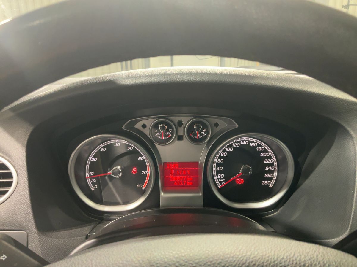 Ford Focus 2009 — photo 20