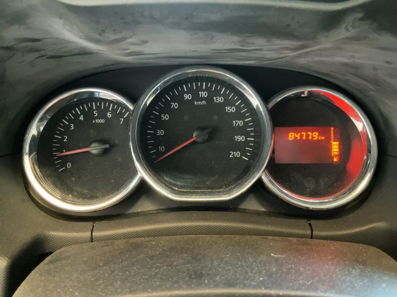 Dacia Duster 1.5 dCi Prestige 4x4 — zdjęcie 13